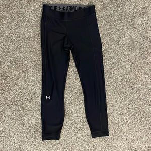 Black UnderArmour leggings